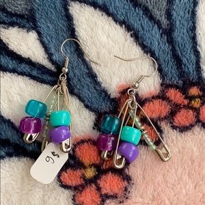 handmade safety pin and pony bead earrings